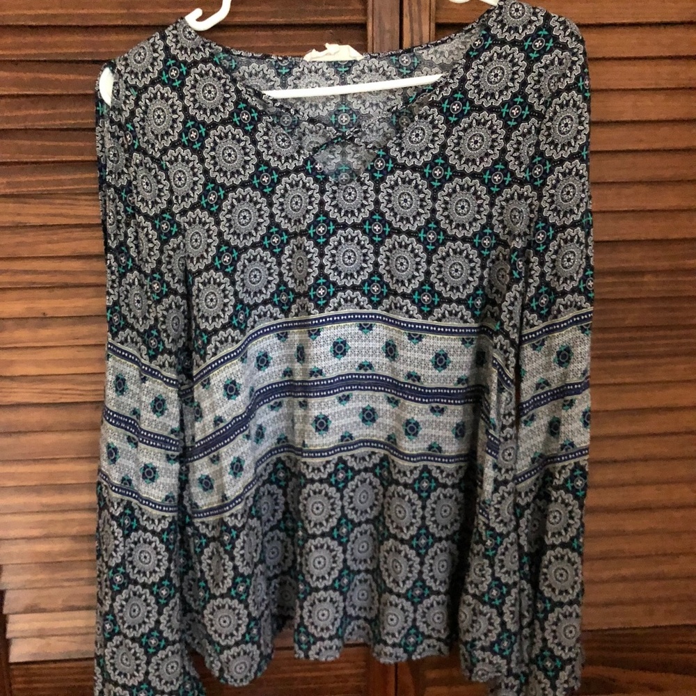 Entro Long Sleeve Slit Floral Blouse